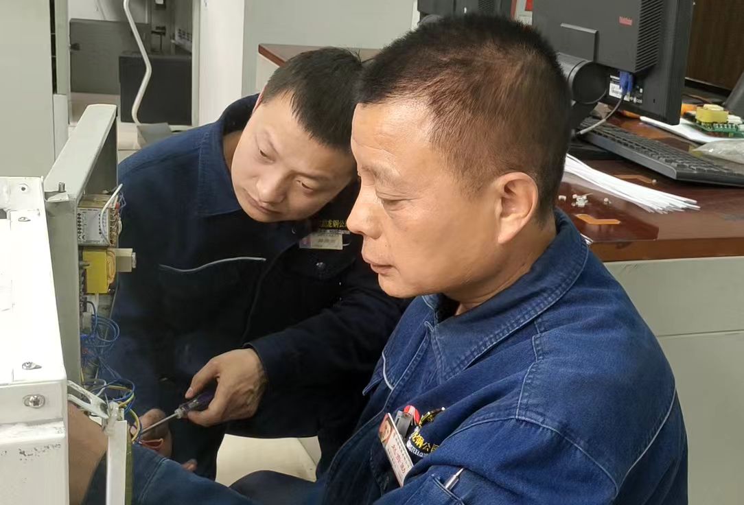 扎根鋼鐵沃土 青春自會拔節(jié)生長——龍鋼公司檢驗計量專業(yè)人才培養(yǎng)工作側記